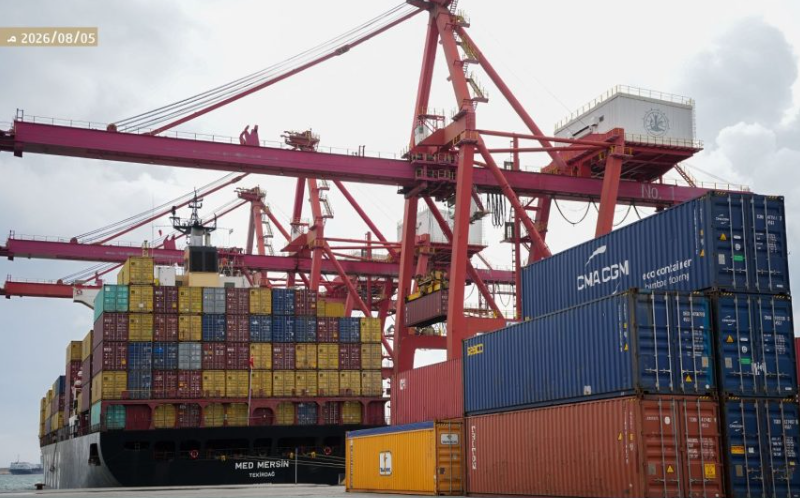 مرفأ اللاذقية يستقبل 394 باخرة ويناول نحو 2.86 مليون طن من البضائع